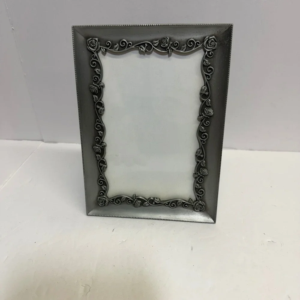 Decorel Pewter Tone Rose Vine Ornate 4x6 Picture Frame Vintage Style Tabletop